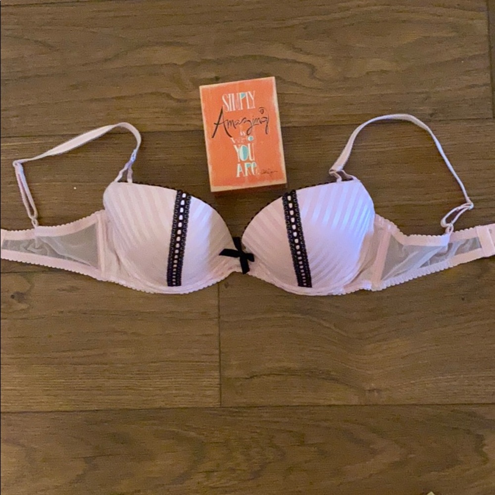 2 for $25 New Victoria’s Secret Bra Size 34 D